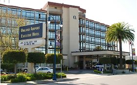 Red Lion Hotel Oakland International Airport 3*